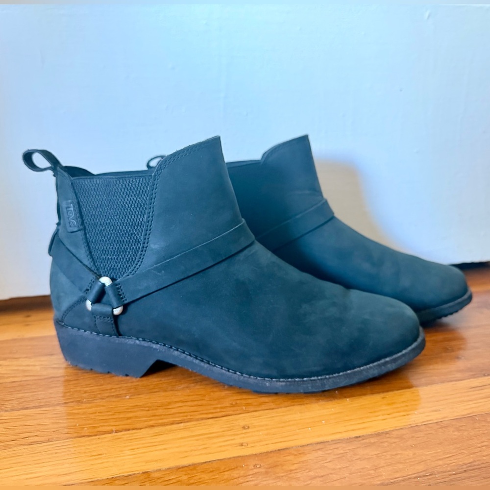 NWOT Teva De La Vina leather Chelsea ankle boots - size 10 Women’s (black)